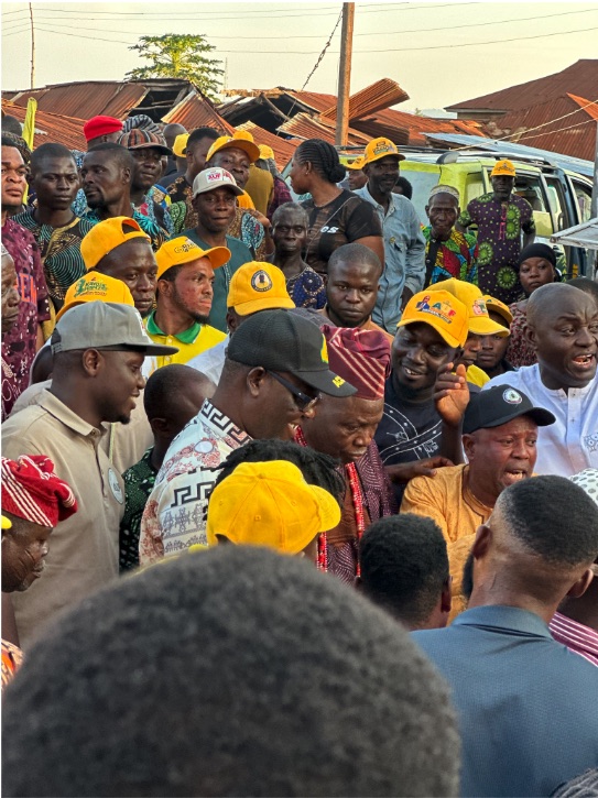 A dense gathering of traders, elders and young people in Ogbomoso South